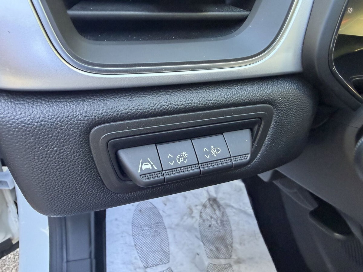Renault Captur TCe 100 CV GPL Techno (16)