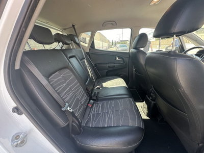 Kia Venga 1.4 CVVT Cool (13)