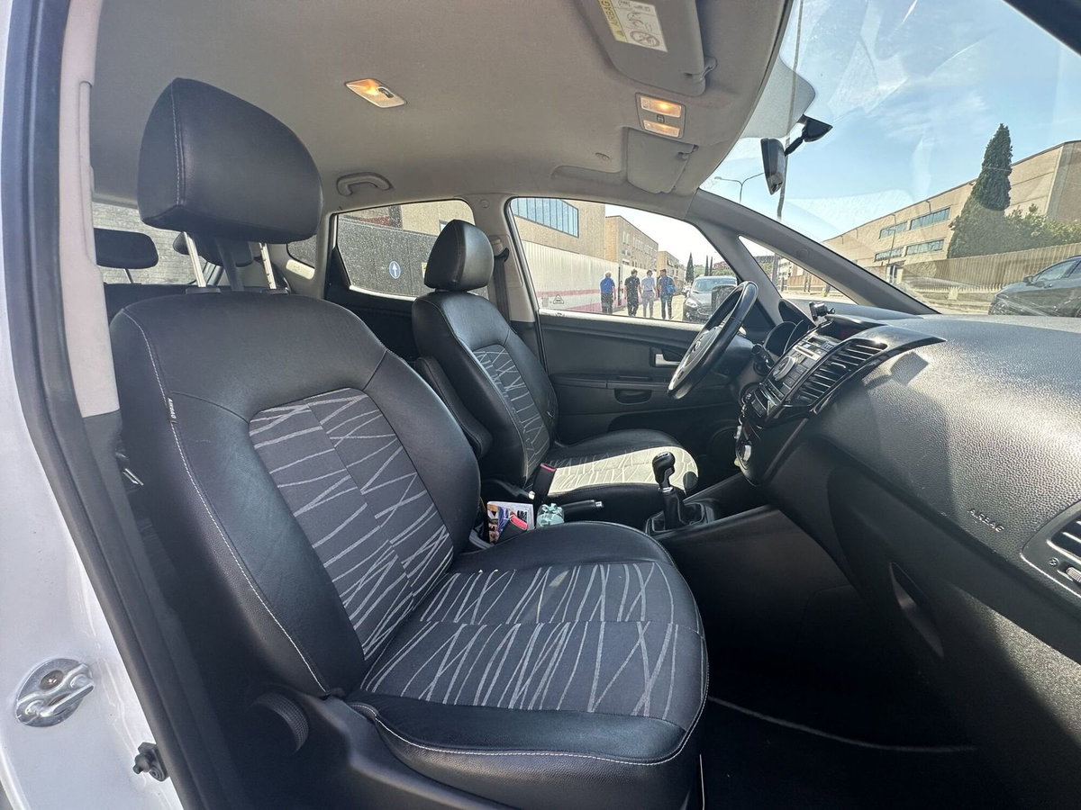 Kia Venga 1.4 CVVT Cool (14)