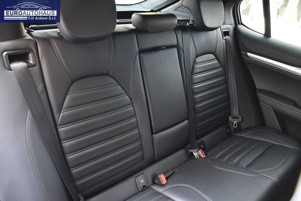 Alfa Romeo Stelvio Stelvio 2.2 Turbodiesel 190 CV AT8 Q4 Sprint (18)