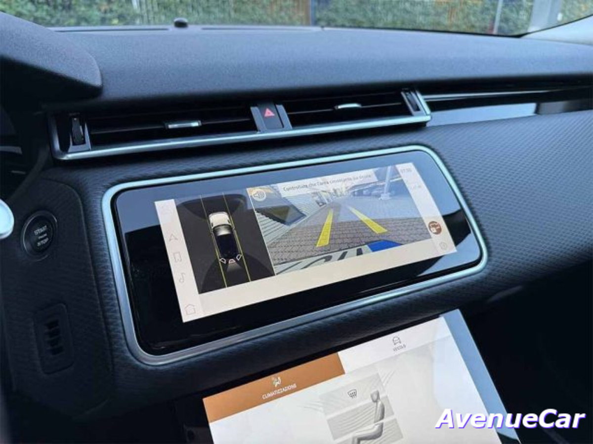Land Rover Range Rover Velar 2.0 Si4 300 CV (17)