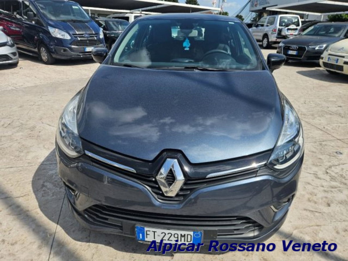 Renault Clio dCi 8V 75 CV 5 porte Moschino Zen (2)