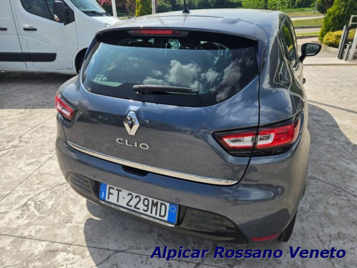 Renault Clio dCi 8V 75 CV 5 porte Moschino Zen (7)