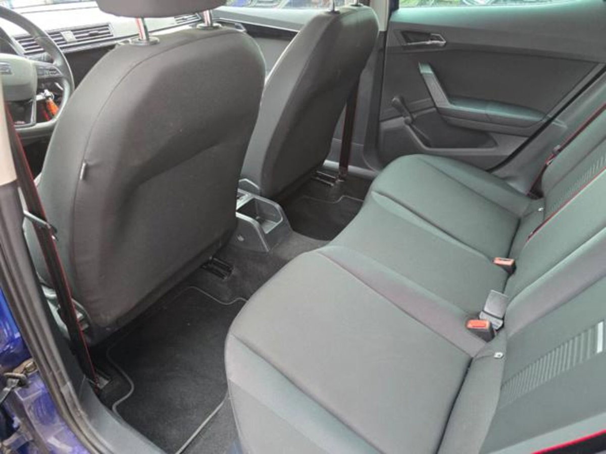 SEAT Ibiza 1.6 TDI 95 CV 5 porte FR (8)