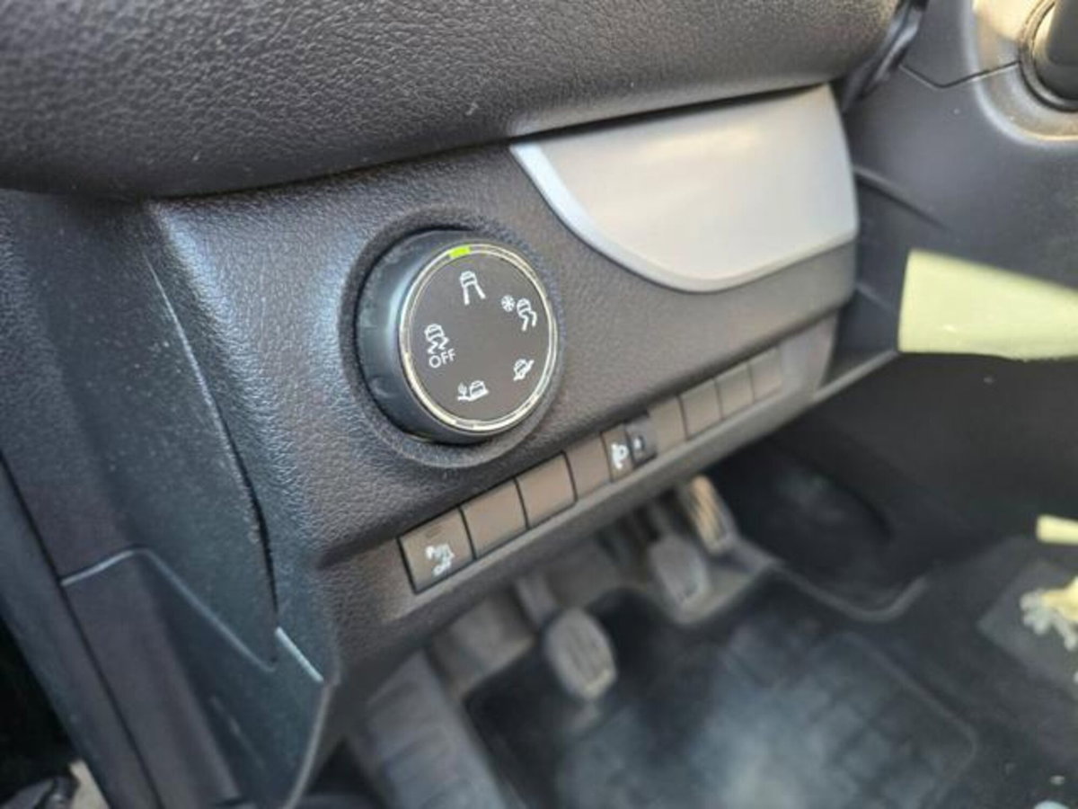 Peugeot Traveller BlueHDi 150 S&S Standard Allure (13)