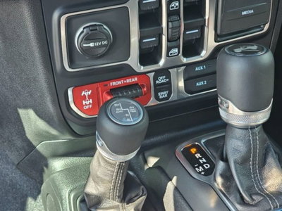 Jeep Wrangler Unlimited 2.0 Turbo Sahara (11)