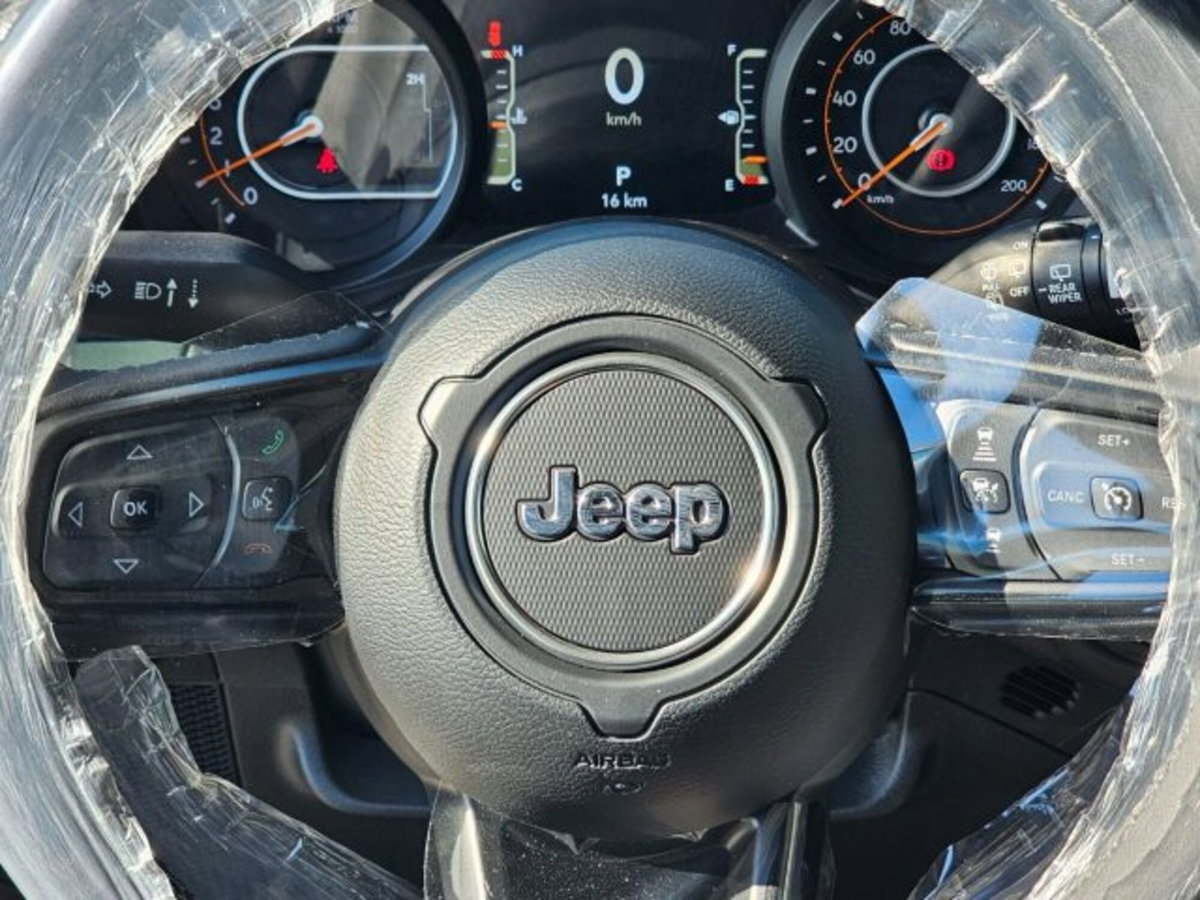 Jeep Wrangler Unlimited 2.0 Turbo Sahara (12)