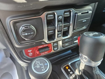 Jeep Wrangler Unlimited 3.8 Sport (12)