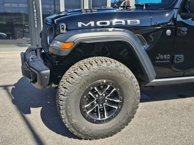 Jeep Wrangler Unlimited 3.8 Sport (18)