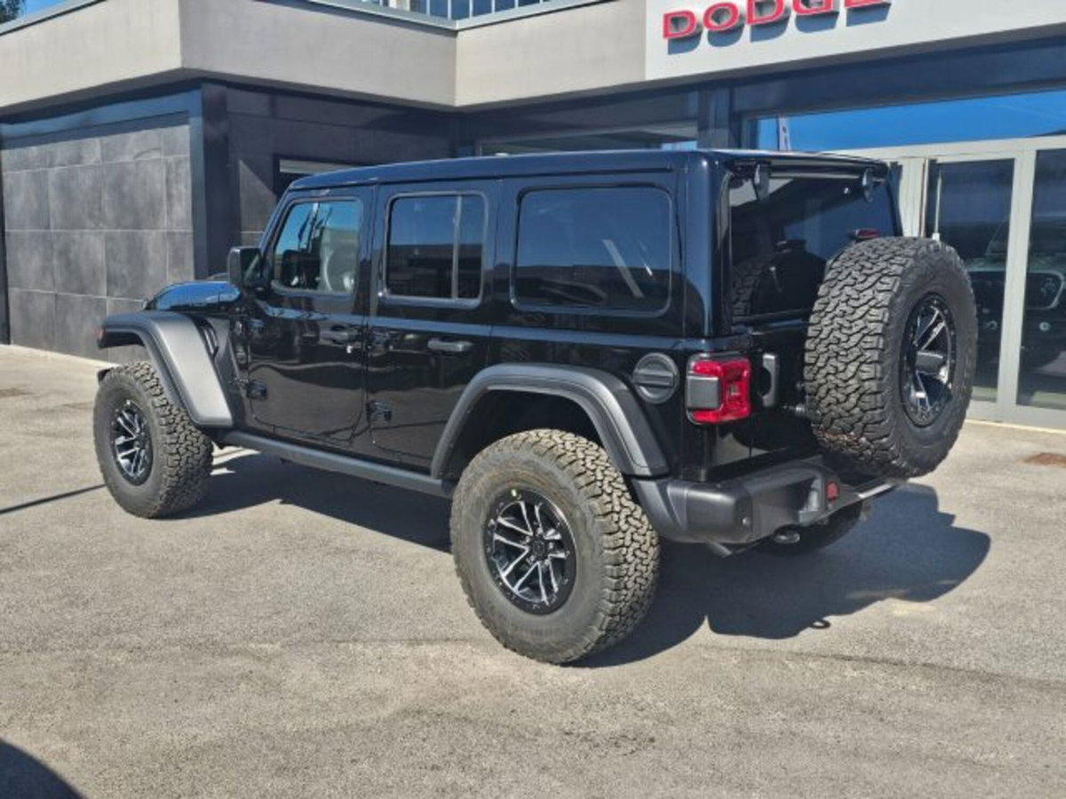 Jeep Wrangler Unlimited 3.8 Sport (3)