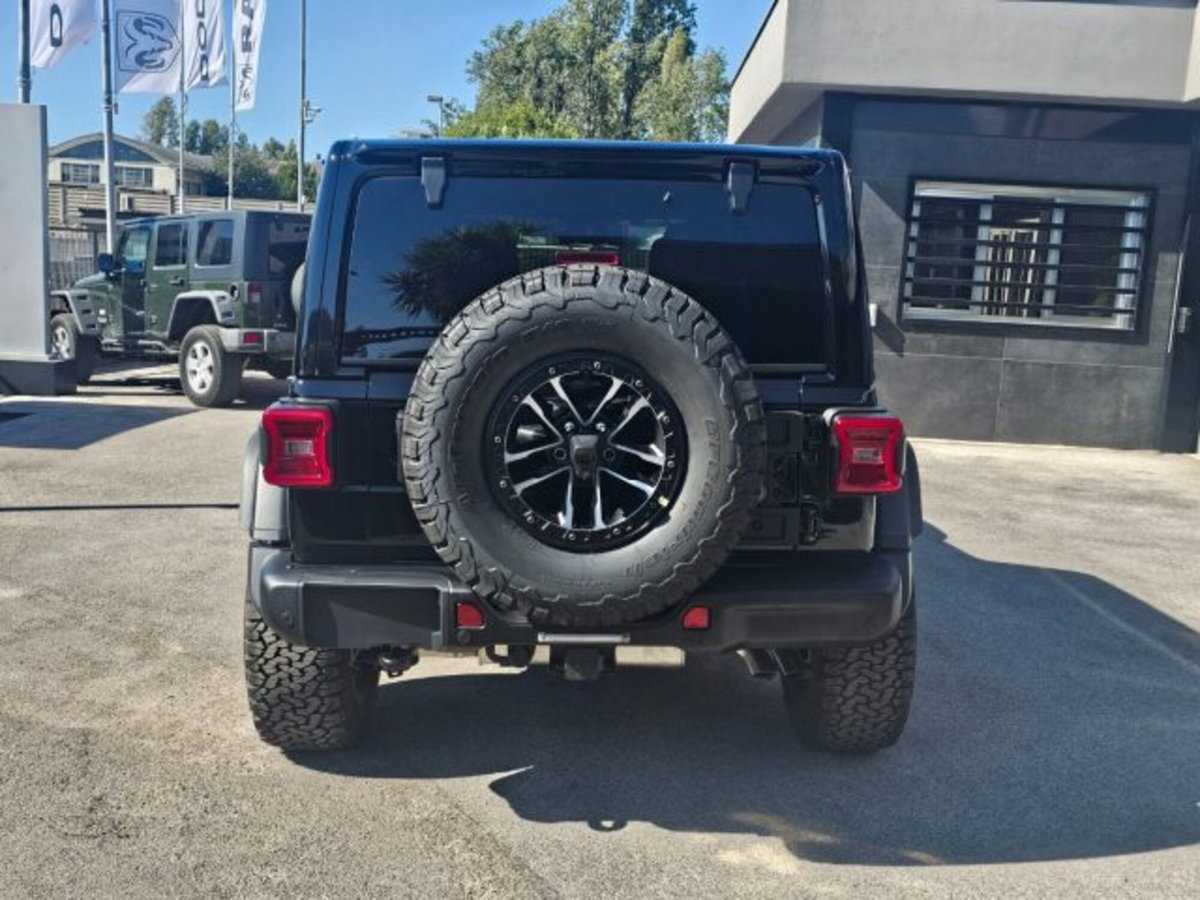 Jeep Wrangler Unlimited 3.8 Sport (4)