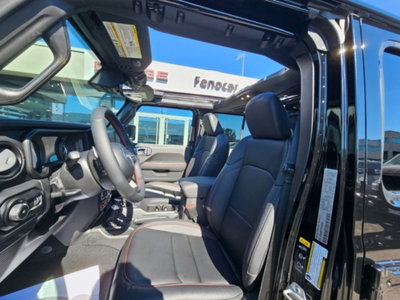 Jeep Wrangler Unlimited 3.8 Sport (9)