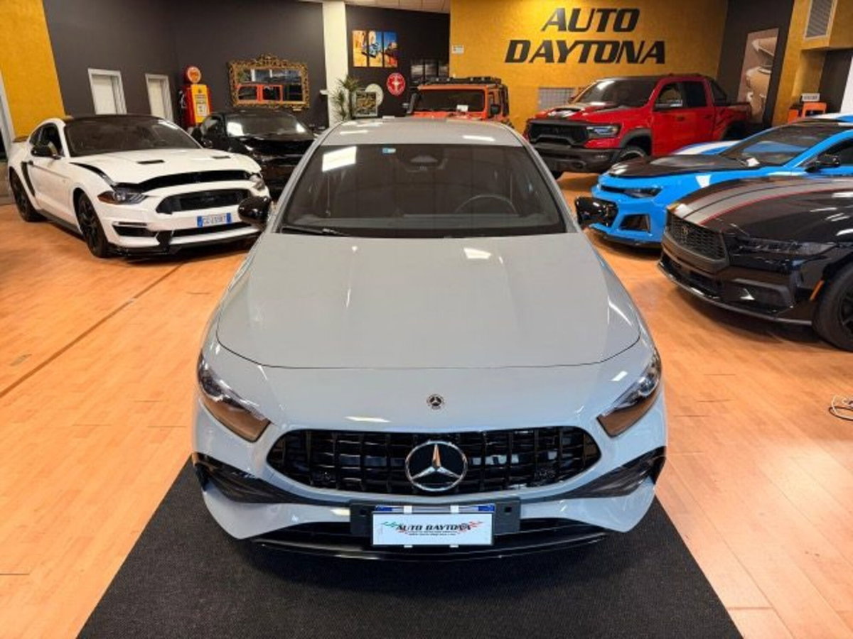 Mercedes-Benz Classe A 180 d Alpine Grey Edition auto (4)