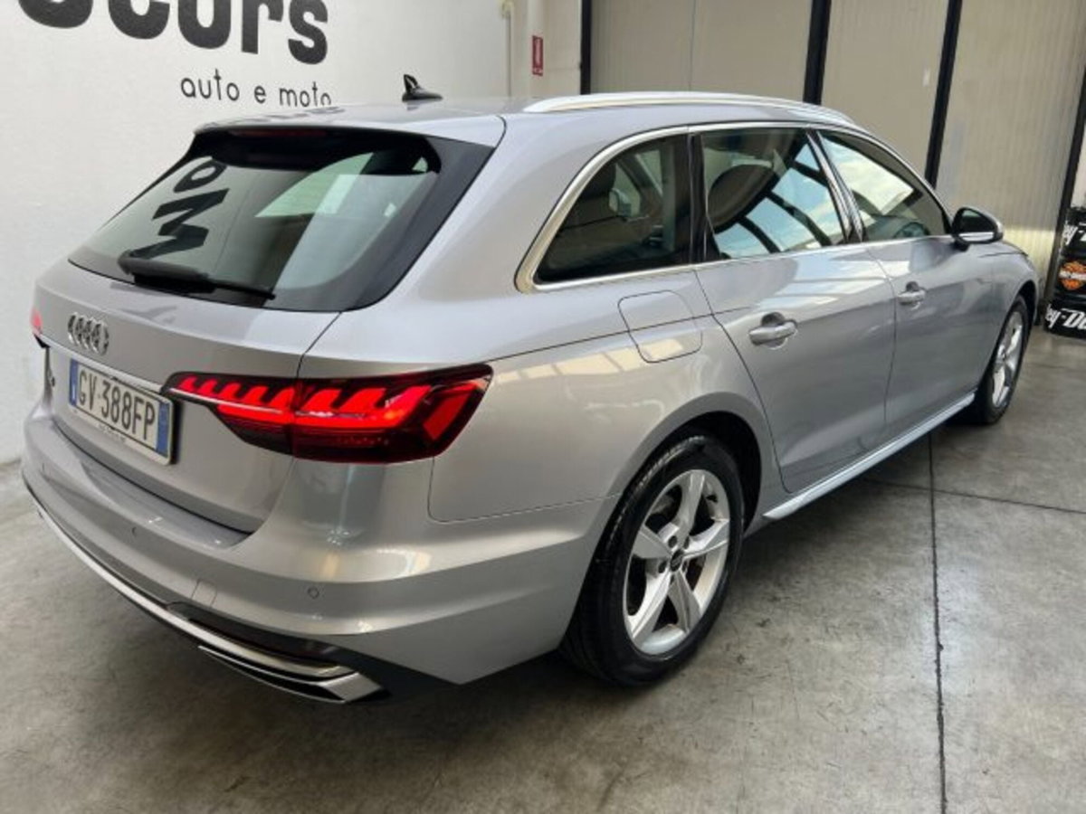 Audi A4 Avant 35 TDI/163 CV S tronic Business Advanced (10)