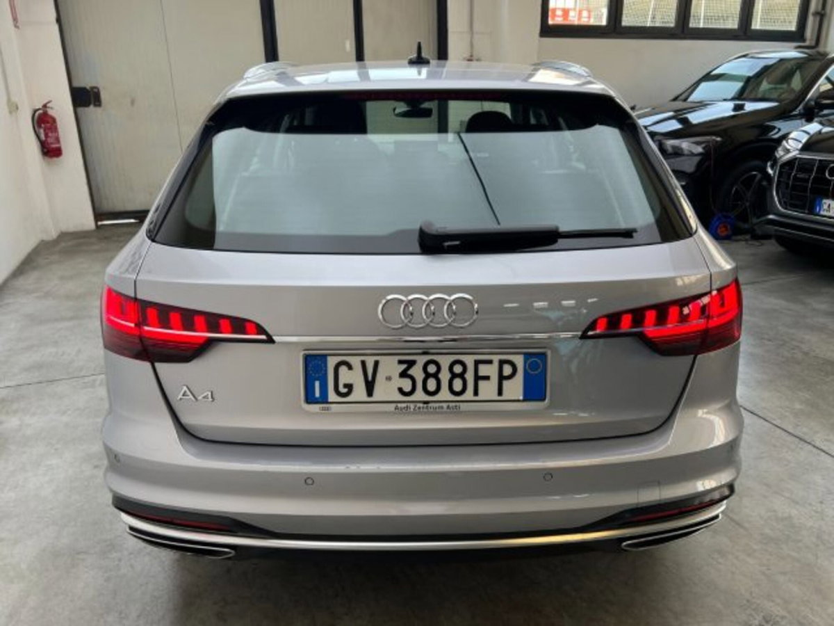 Audi A4 Avant 35 TDI/163 CV S tronic Business Advanced (9)