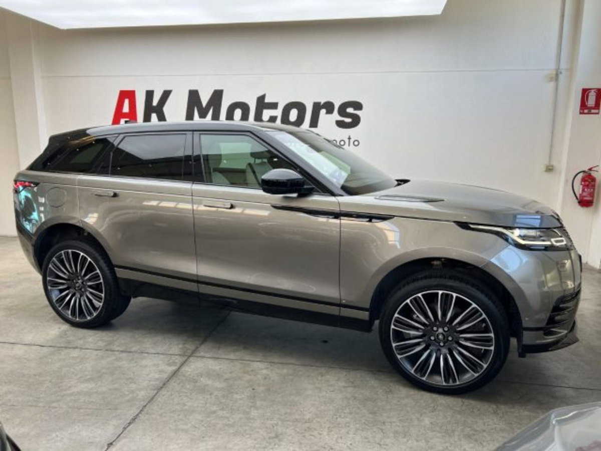 Land Rover Range Rover Velar 2.0 Si4 250 CV R-Dynamic S (17)