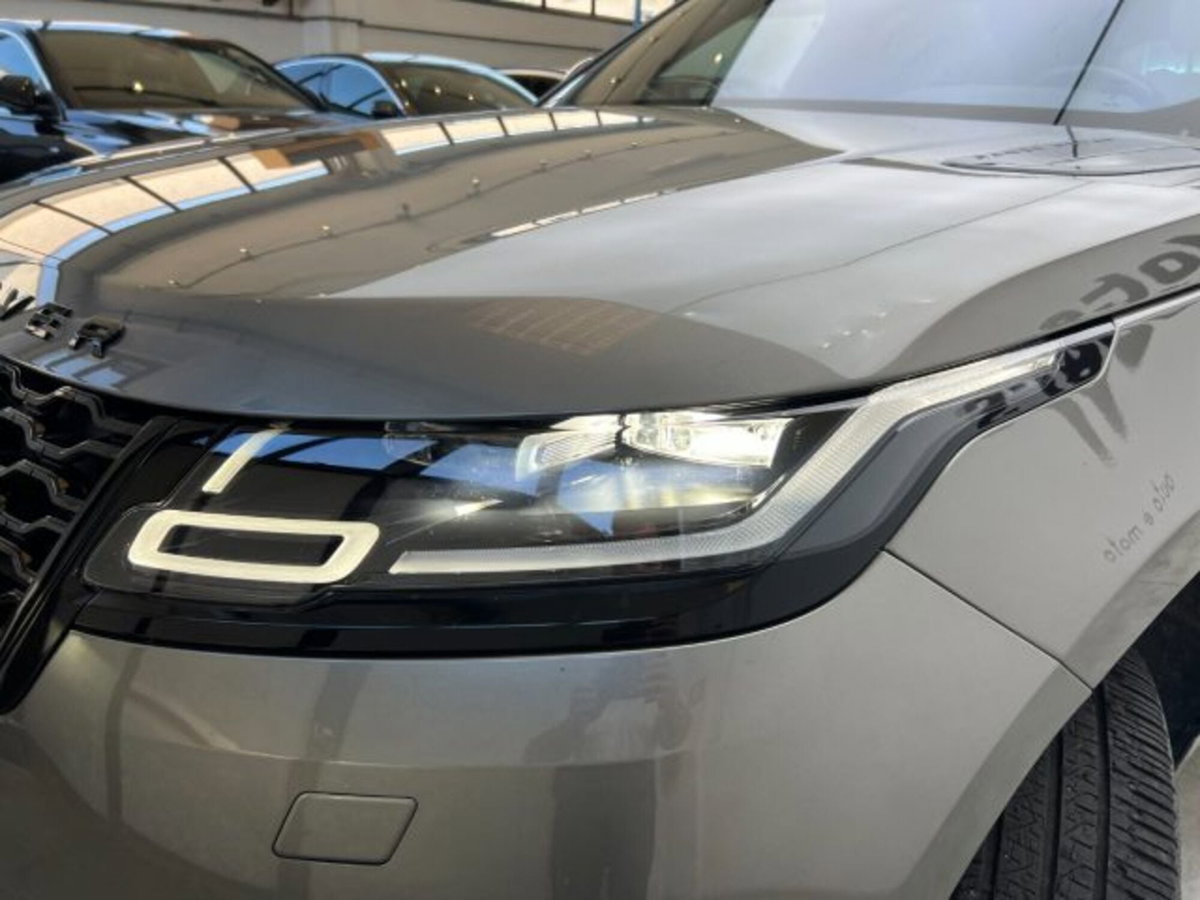 Land Rover Range Rover Velar 2.0 Si4 250 CV R-Dynamic S (19)