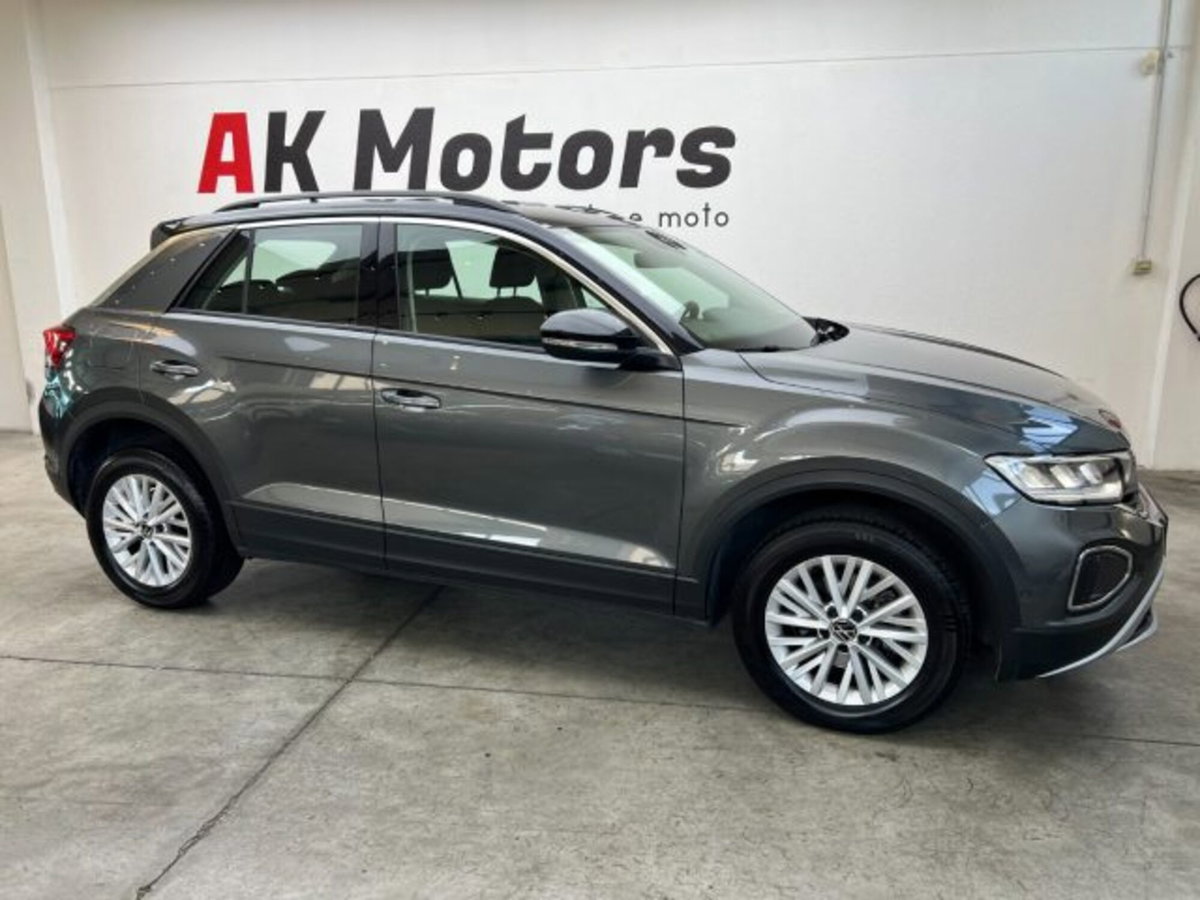Volkswagen T-Roc 1.5 tsi Life dsg (2)