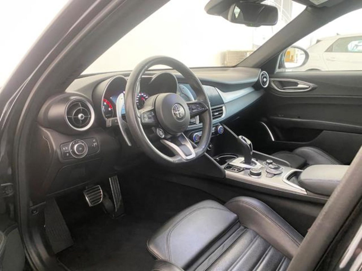 Alfa Romeo Giulia 2.2 Turbodiesel 210 CV AT8 AWD Q4 Veloce (10)