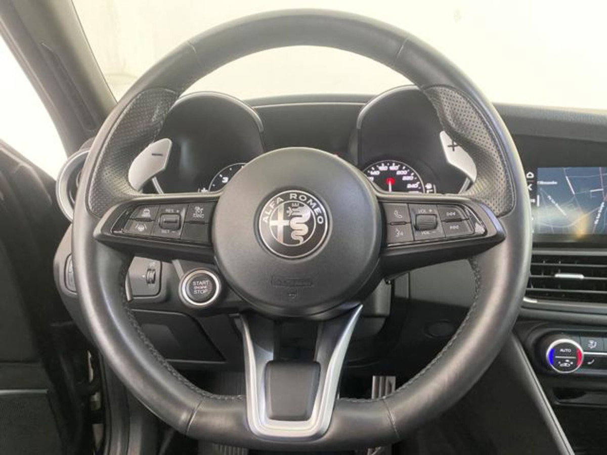 Alfa Romeo Giulia 2.2 Turbodiesel 210 CV AT8 AWD Q4 Veloce (11)