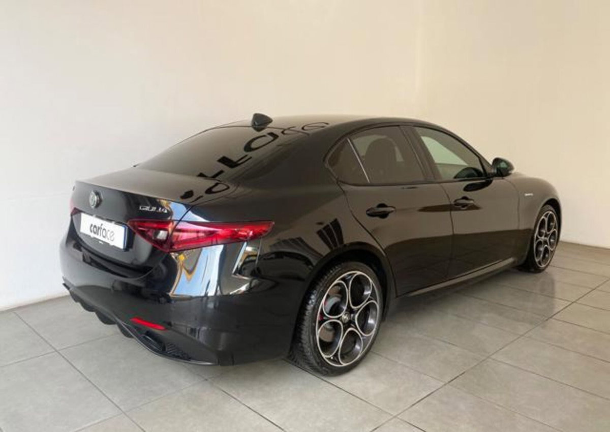 Alfa Romeo Giulia 2.2 Turbodiesel 210 CV AT8 AWD Q4 Veloce (2)