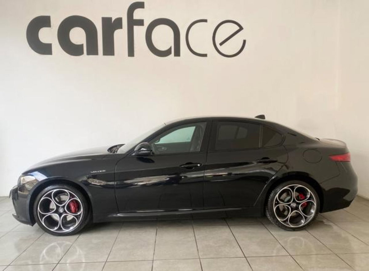Alfa Romeo Giulia 2.2 Turbodiesel 210 CV AT8 AWD Q4 Veloce (6)
