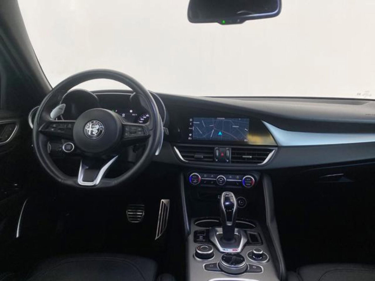 Alfa Romeo Giulia 2.2 Turbodiesel 210 CV AT8 AWD Q4 Veloce (7)