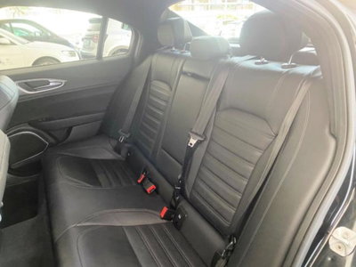Alfa Romeo Giulia 2.2 Turbodiesel 210 CV AT8 AWD Q4 Veloce (9)