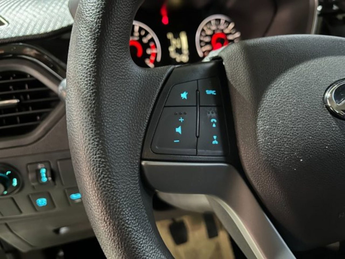Mahindra KUV100 1.2 K8 m-bifuel (15)