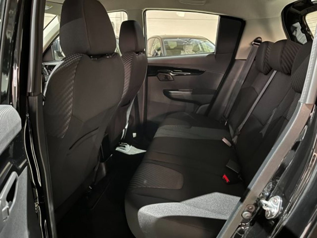Mahindra KUV100 1.2 K8 m-bifuel (18)