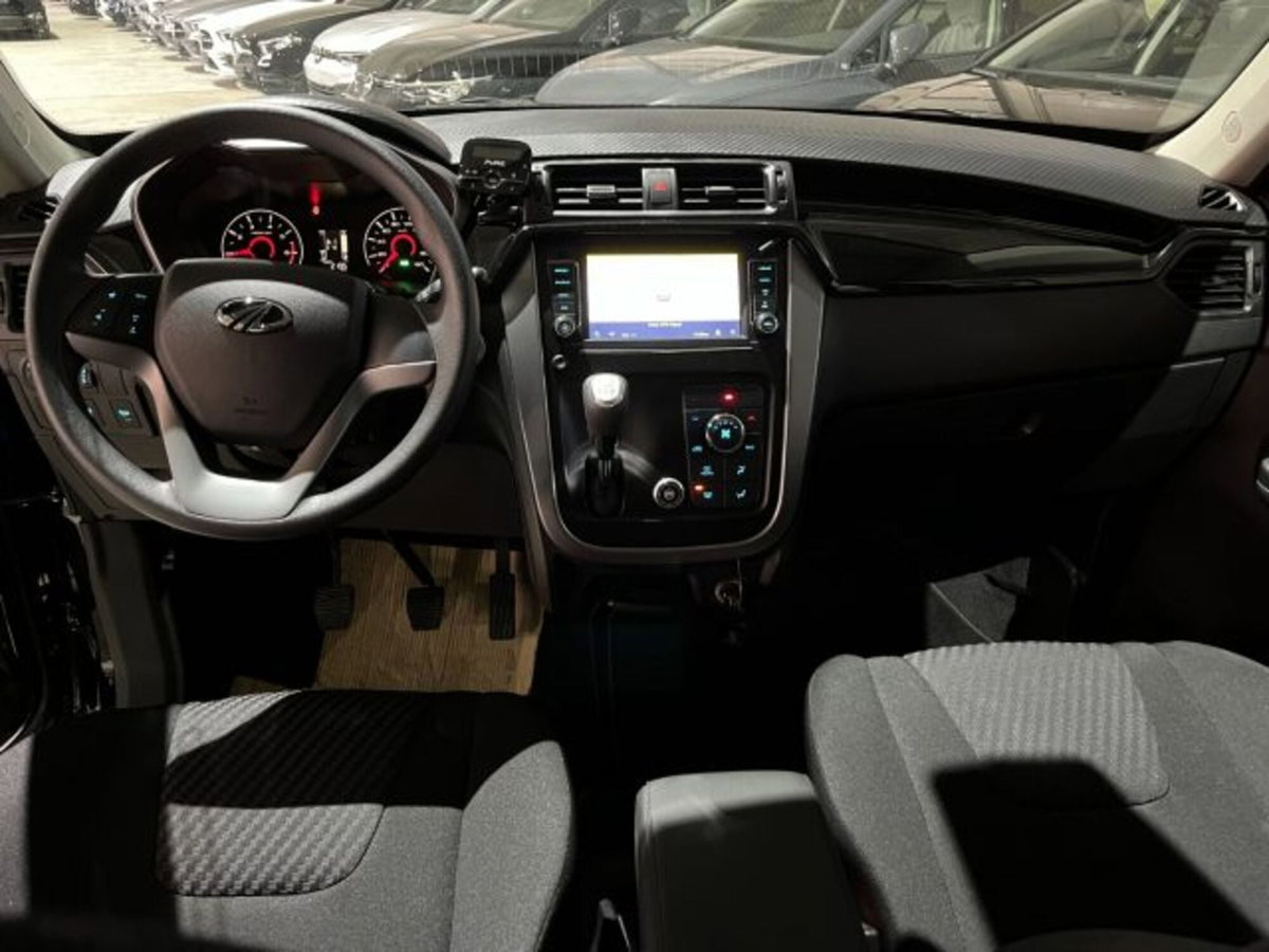 Mahindra KUV100 1.2 K8 m-bifuel (7)