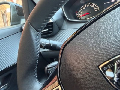 Peugeot 208 1.2 puretech Active s&s 100cv (14)