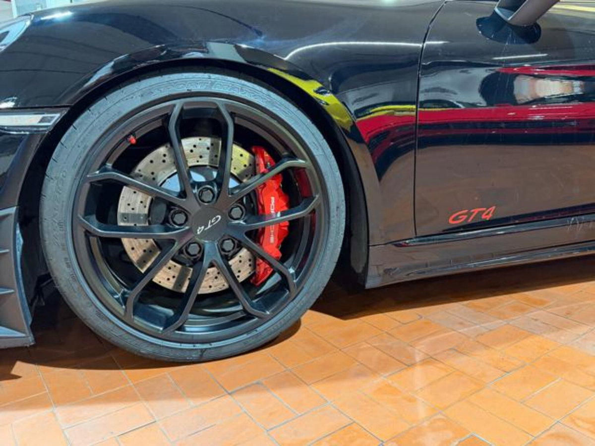 Porsche 718 Cayman  Cayman 4.0 GT4 (15)