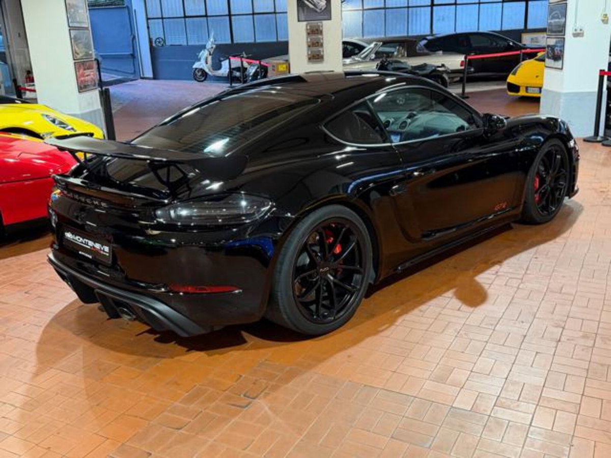 Porsche 718 Cayman  Cayman 4.0 GT4 (18)