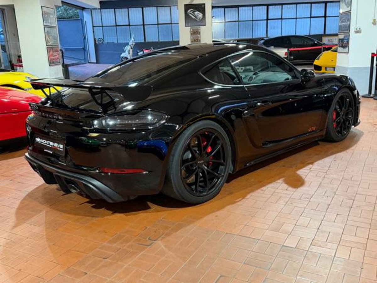 Porsche 718 Cayman  Cayman 4.0 GT4 (19)