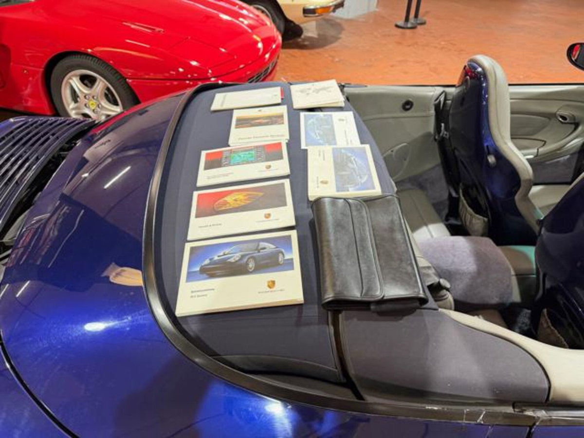 Porsche 911 Cabrio Carrera cat (7)