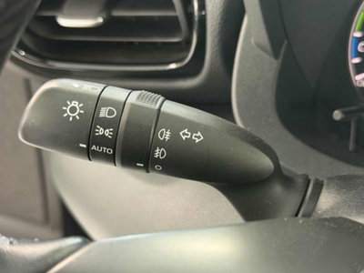 Toyota Yaris 1.5 5 porte Active (12)