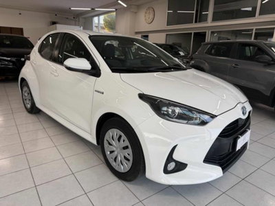 Toyota Yaris 1.5 5 porte Active (2)