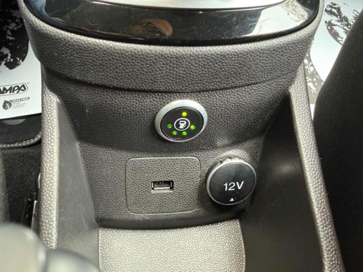 Ford Fiesta 1.4 5p. Bz.- GPL Titanium (17)