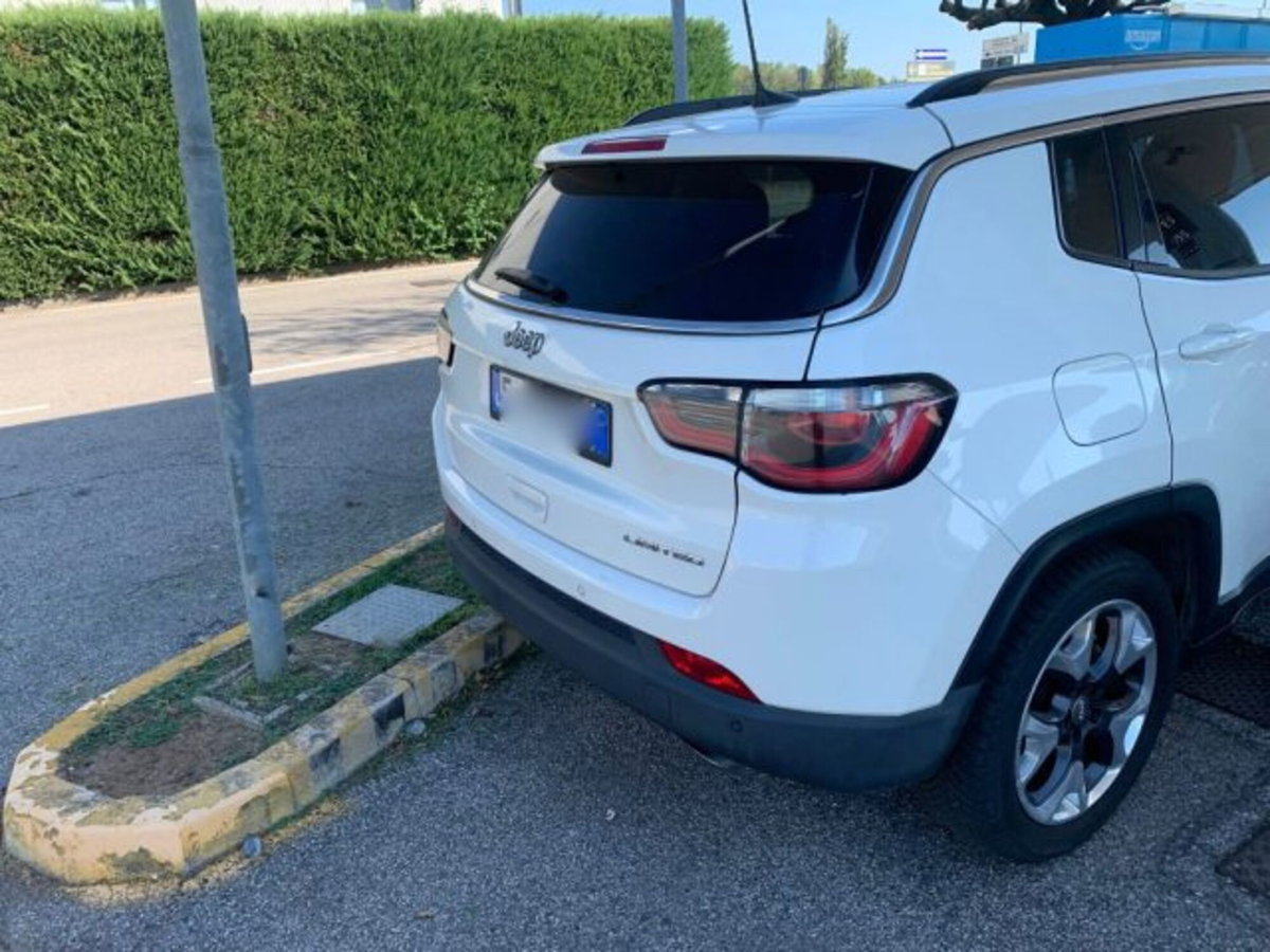 Jeep Compass 1.6 Multijet II 2WD Business (3)