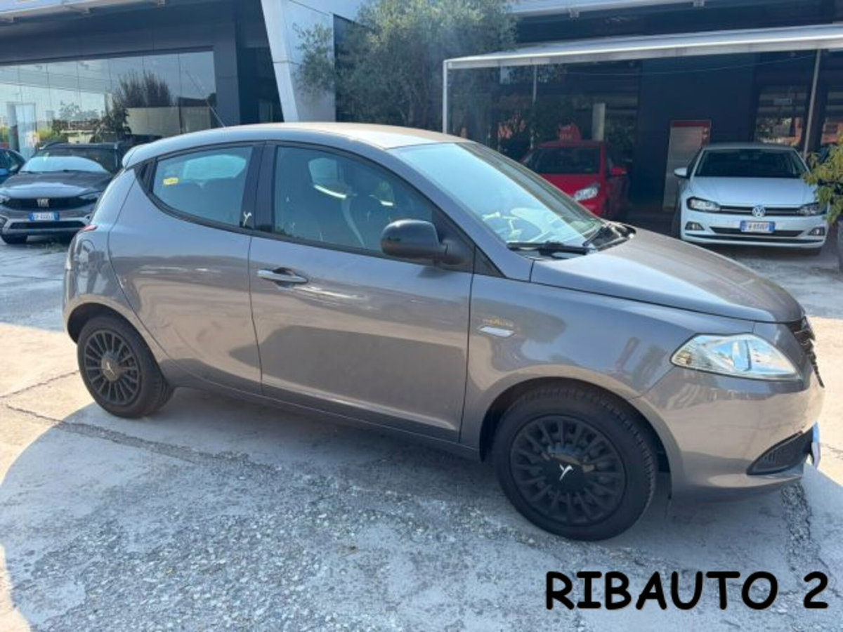 Lancia Ypsilon 1.2 69 CV 5 porte Elle (11)