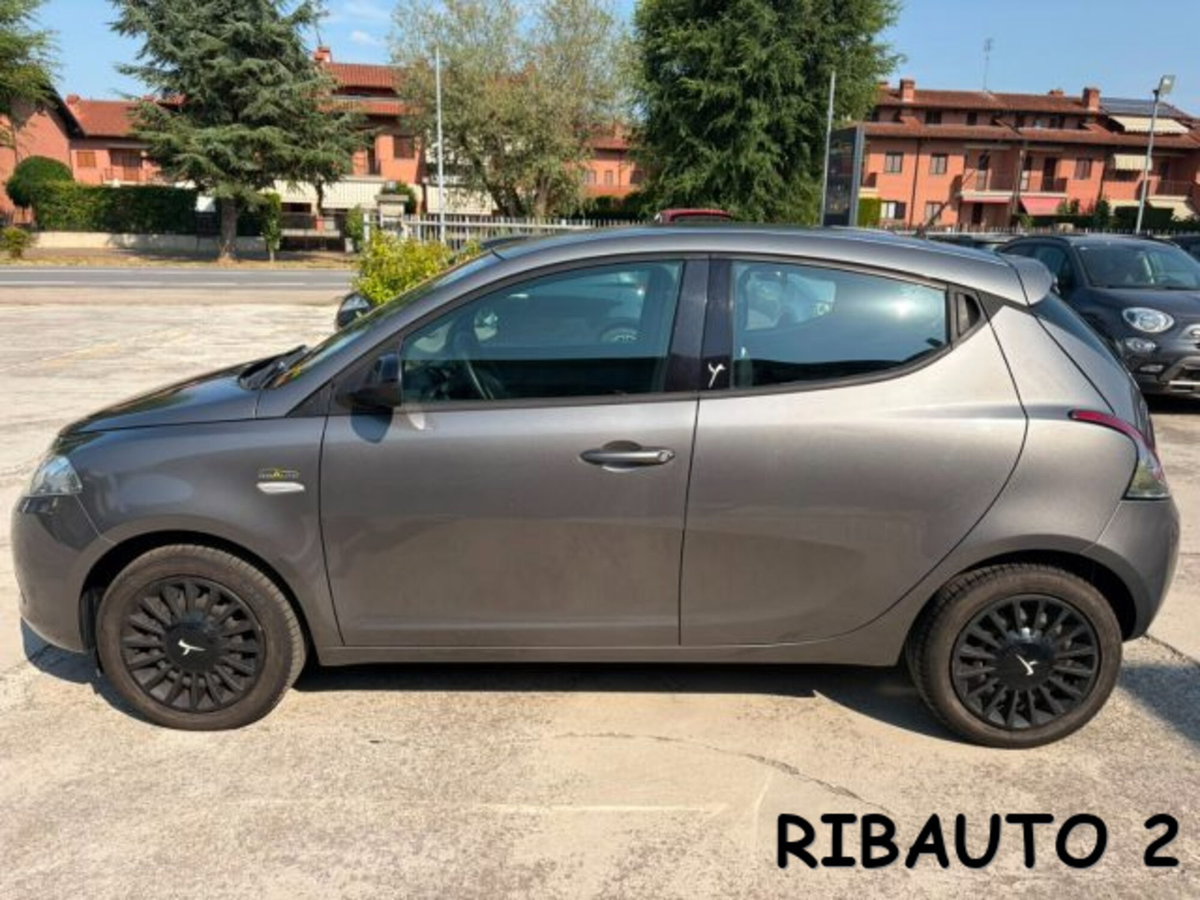 Lancia Ypsilon 1.2 69 CV 5 porte Elle (17)