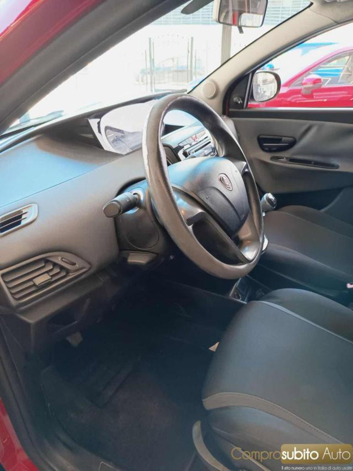 Lancia Ypsilon 1.2 69 CV 5 porte GPL Ecochic Silver (10)