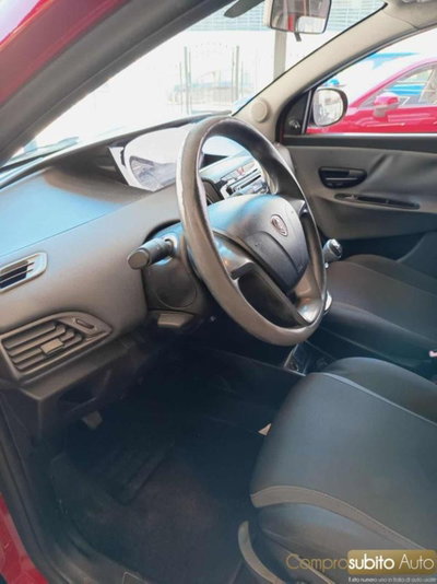 Lancia Ypsilon 1.2 69 CV 5 porte GPL Ecochic Silver (10)