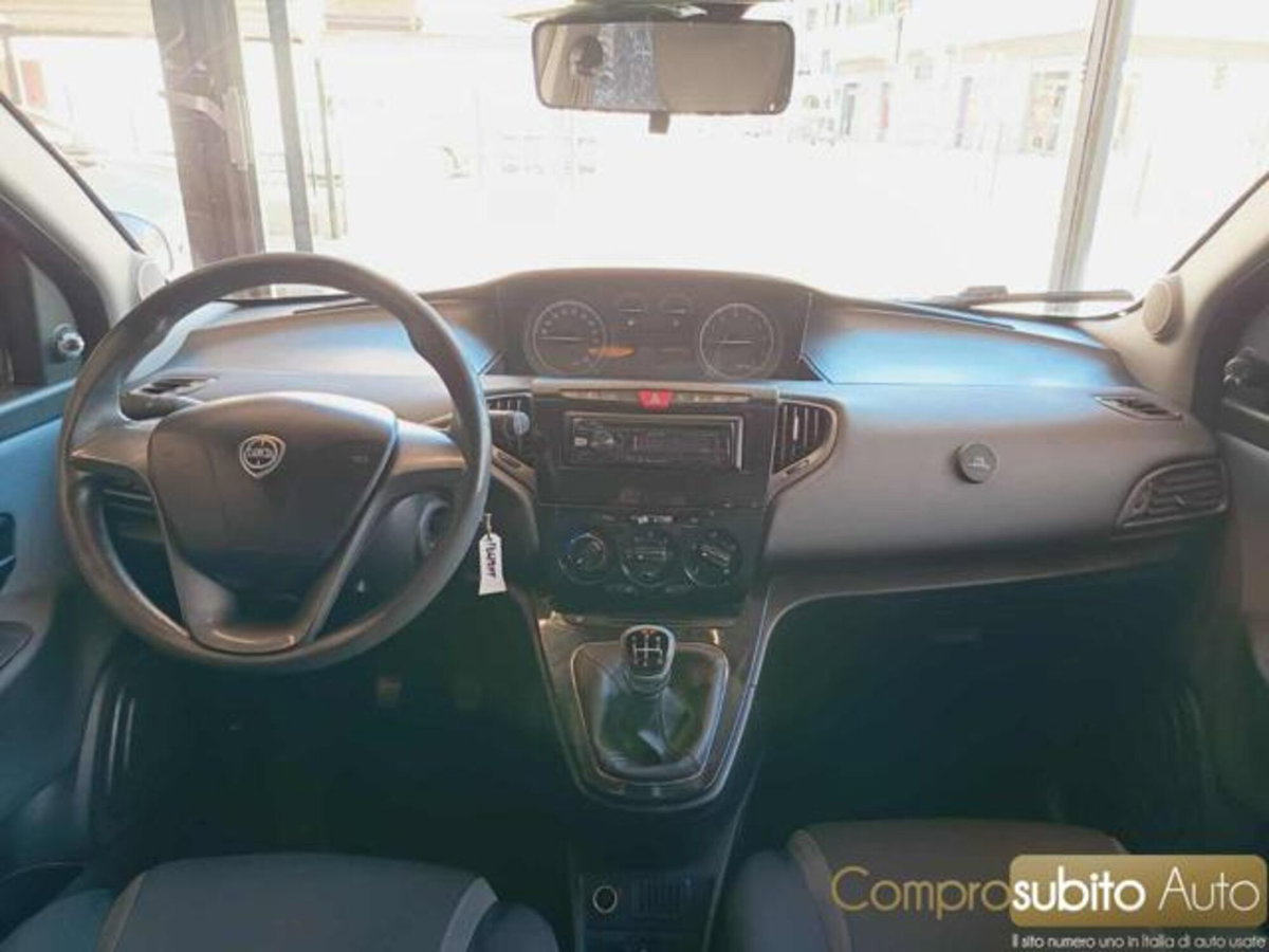 Lancia Ypsilon 1.2 69 CV 5 porte GPL Ecochic Silver (11)