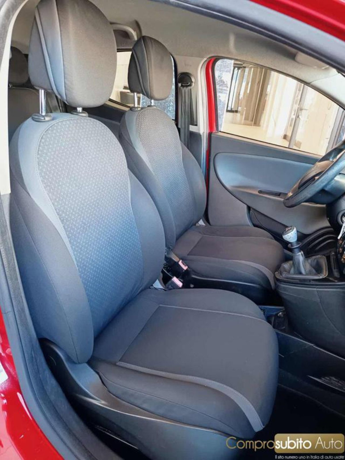Lancia Ypsilon 1.2 69 CV 5 porte GPL Ecochic Silver (17)