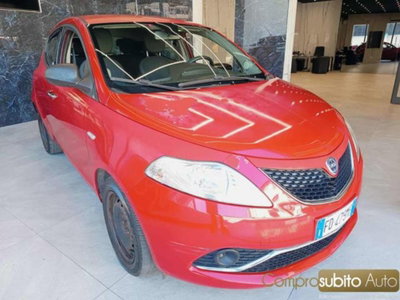 Lancia Ypsilon 1.2 69 CV 5 porte GPL Ecochic Silver (2)