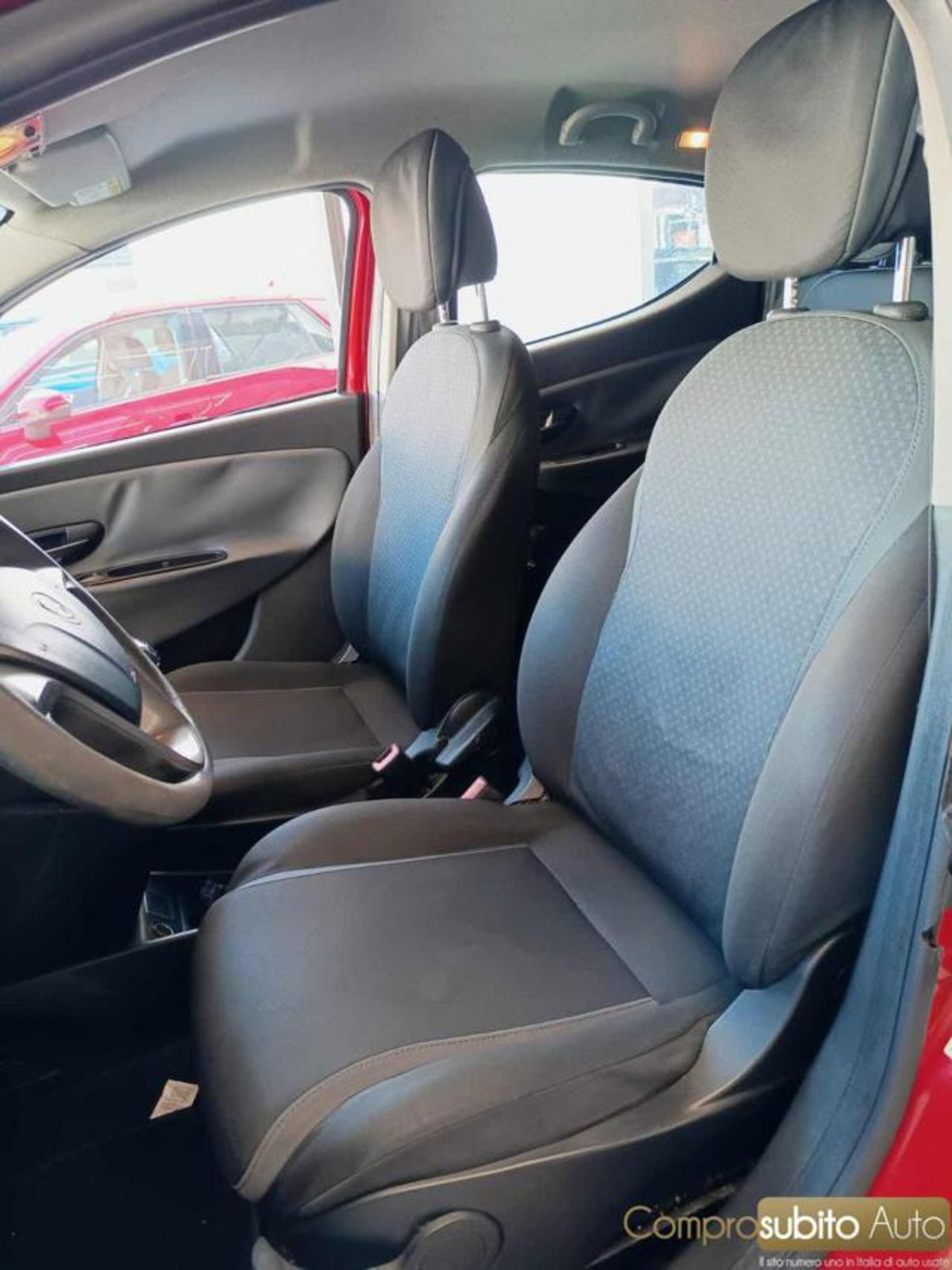 Lancia Ypsilon 1.2 69 CV 5 porte GPL Ecochic Silver (7)