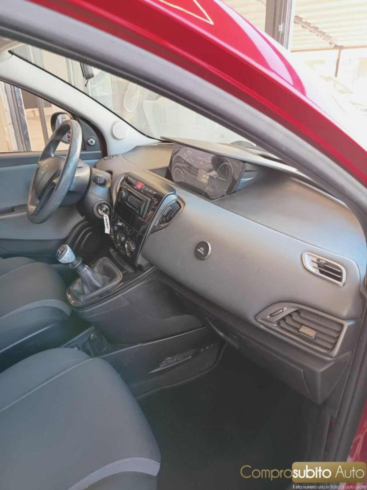 Lancia Ypsilon 1.2 69 CV 5 porte GPL Ecochic Silver (8)