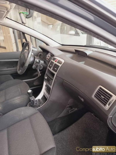Peugeot 307 16V HDi 90CV 5p. D-Sign (12)